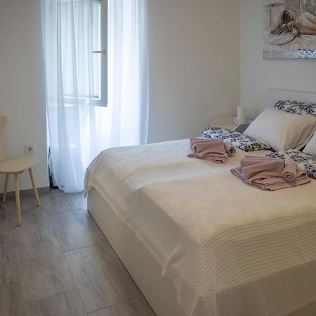 Apartment Montona พูลา ภายนอก รูปภาพ