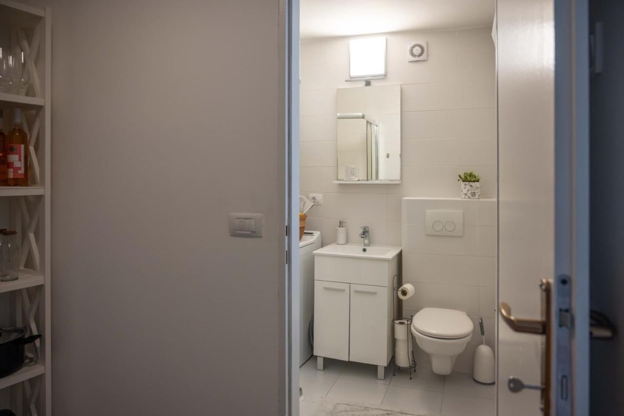 Apartment Montona พูลา ภายนอก รูปภาพ