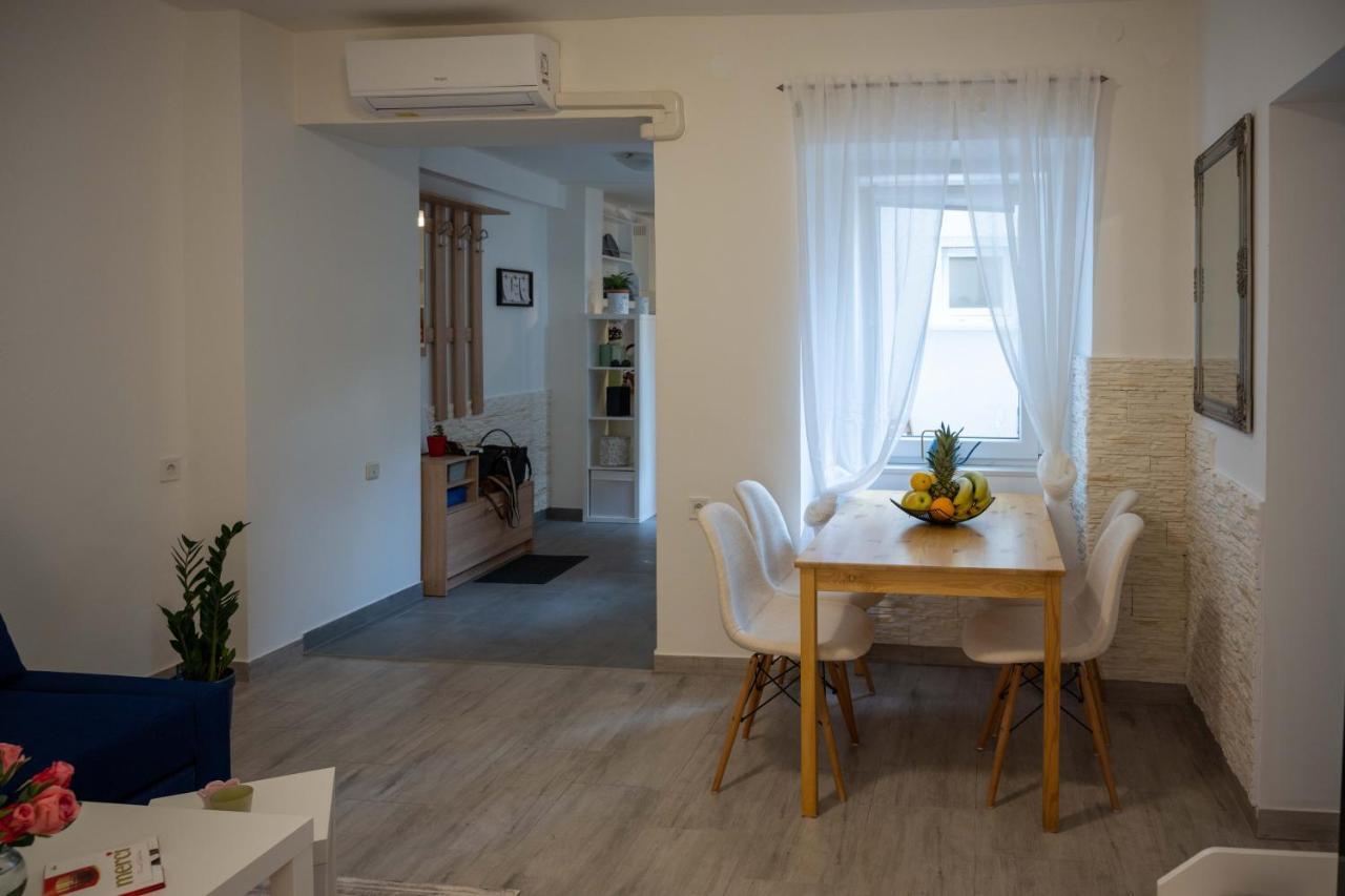Apartment Montona พูลา ภายนอก รูปภาพ