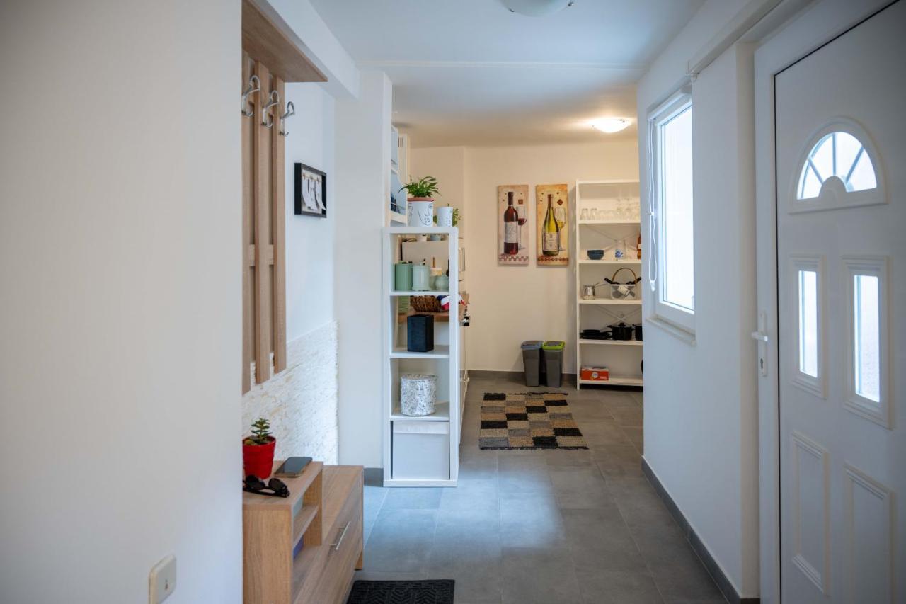 Apartment Montona พูลา ภายนอก รูปภาพ